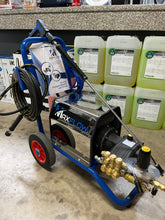 Load image into Gallery viewer, Maxflow Electric Pressure Washer – 230v 11 LPM
